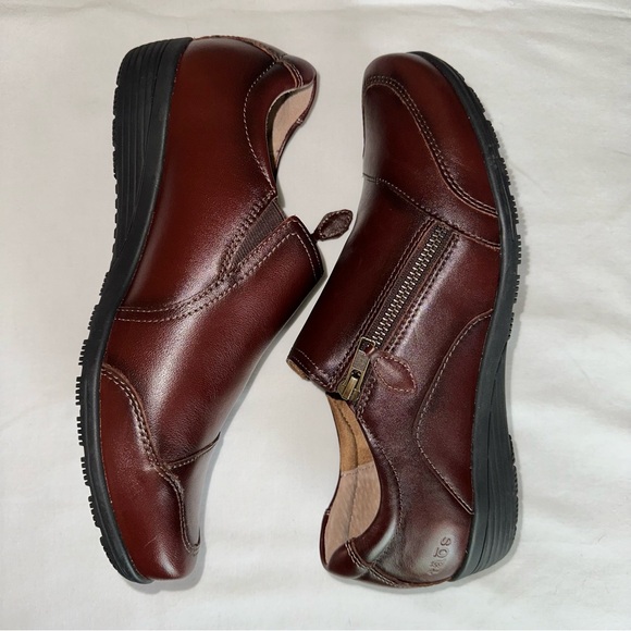 Taos Footwear Shoes - Taos Character Comfort Shoes in Whiskey Brown Leather Size 9.5 Slip On Casual